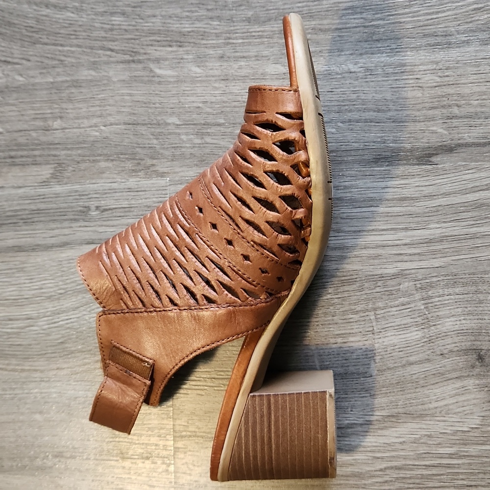 Remonte light brown perforated block heeled sandals, size 38 - Picture 5 of 12